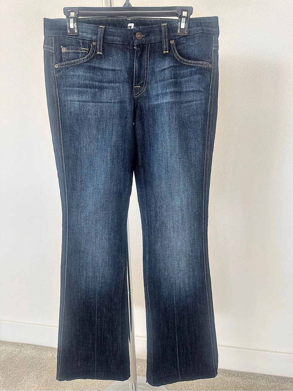 7 For All Mankind Womenās āAā Pocket Blue Jeans, Size 28 - Preloved